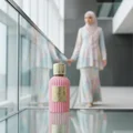 Qissa Pink di NU Sentral jambatan kaca